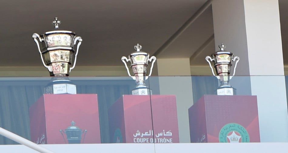 نهضة بركان يتوج بكأس العرش بعد فوز ساحق على الرجاء